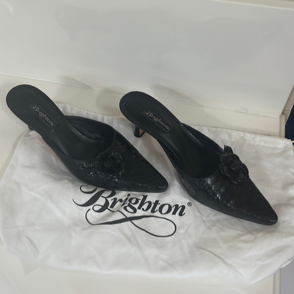 Brighton kitten heels